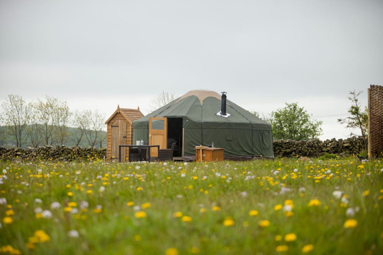 Secret Cloud House Holidays Luxury Yurts With Hot Tubs Cauldon Exterior foto